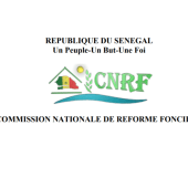 Que contenait le document de politique foncière de la CNRF ?